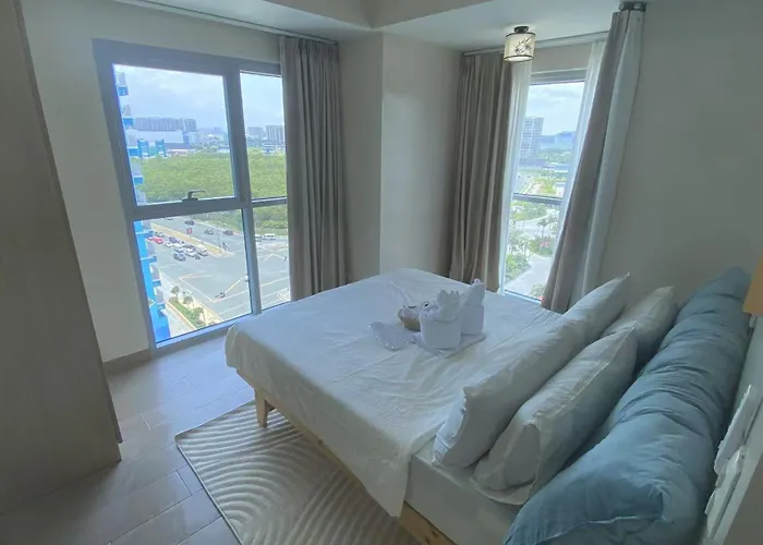 Luxurious 1br Highrise Cityscape Near Airport Okada Solaire Casino Moa Apartment