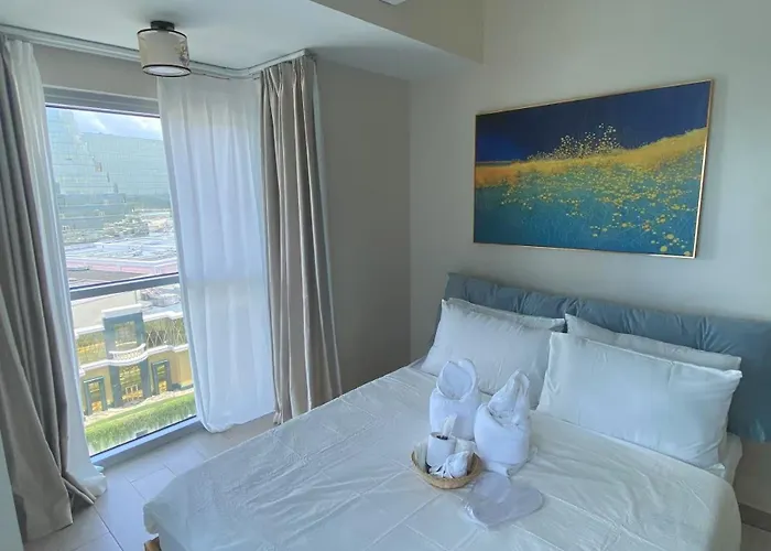Apartment Luxurious 1br Highrise Cityscape Near Airport Okada Solaire Casino Moa