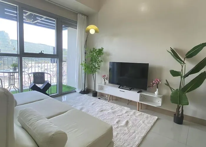 Apartment Luxurious 1br Highrise Cityscape Near Airport Okada Solaire Casino Moa Manila