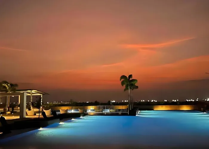 Apartment Luxurious 1br Highrise Cityscape Near Airport Okada Solaire Casino Moa